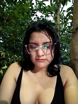 Snapshot of sienna_elara chatting on 04-14-26, 10:42 sienna elara online show from 04-14-26, 10:42