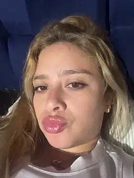 jade06  online show from 04-19-26, 03:51