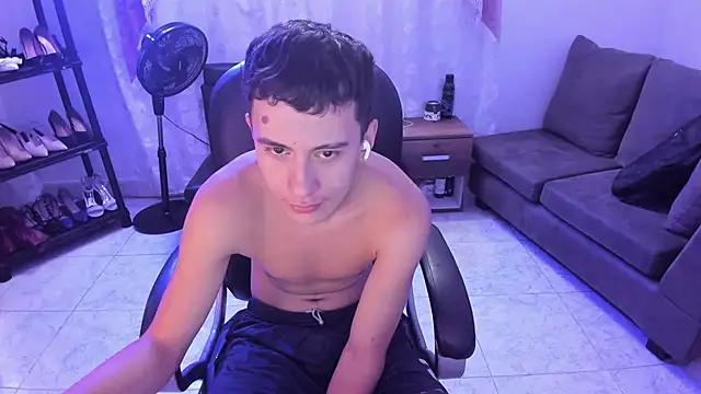 Snapshot of Jereth_Boy chatting on 05-29-26, 10:38 Jereth Boy online show from 05-29-26, 10:38