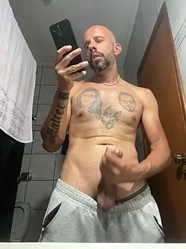 WaltinhoOliveira online show from 04-10-26, 05:14