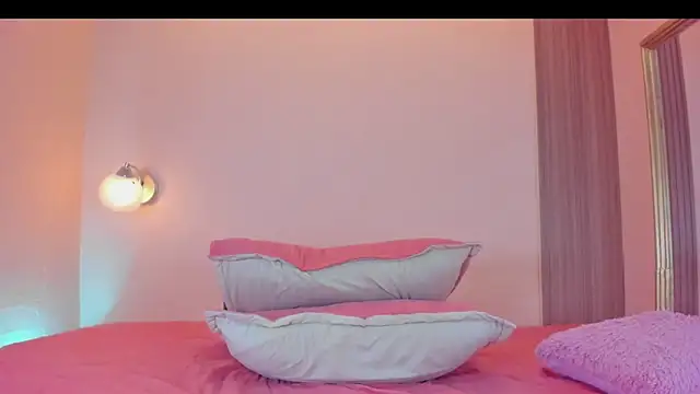 MiaFoxxx5 online show from 04-10-26, 07:21