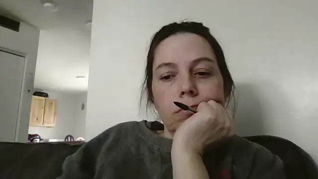 lily1982 online show from 05-08-26, 07:28