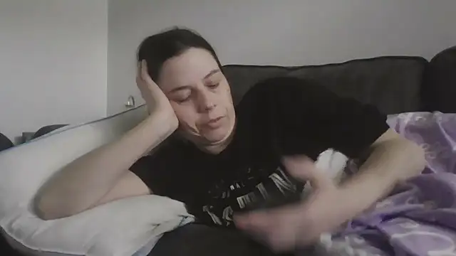 lily1982 online show from 06-05-26, 05:18