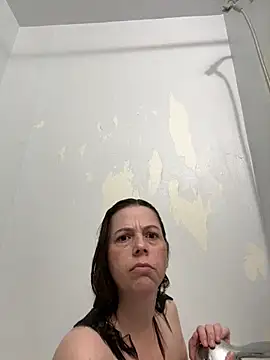 lily1982 online show from 05-20-26, 04:37