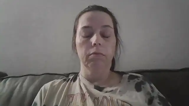 lily1982 online show from 04-24-26, 01:18