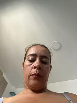 Natigoonzalez online show from 06-04-26, 04:33