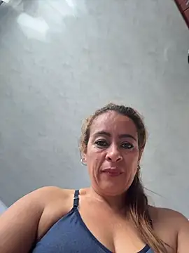 Natigoonzalez online show from 04-20-26, 01:13