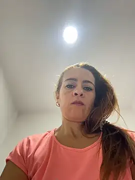 Natigoonzalez online show from 05-17-26, 01:33