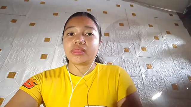 Snapshot of CecileLighty chatting on 04-11-26, 12:07 CecileLighty online show from 04-11-26, 12:07