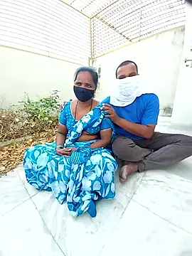 Snapshot of Rajaranicouples chatting on 04-15-26, 11:16 Rajaranicouples online show from 04-15-26, 11:16