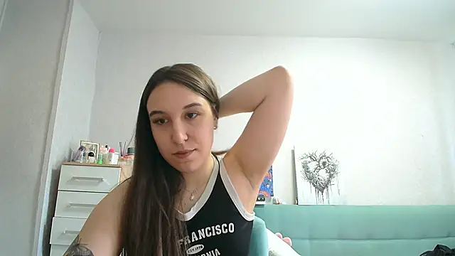 RiannaBrown online show from 05-07-26, 03:55