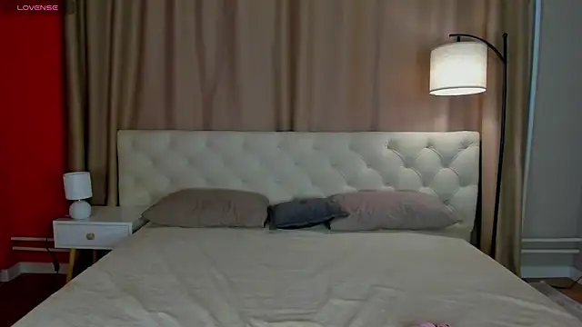 Riddle Lay online show from 05-20-26, 09:50