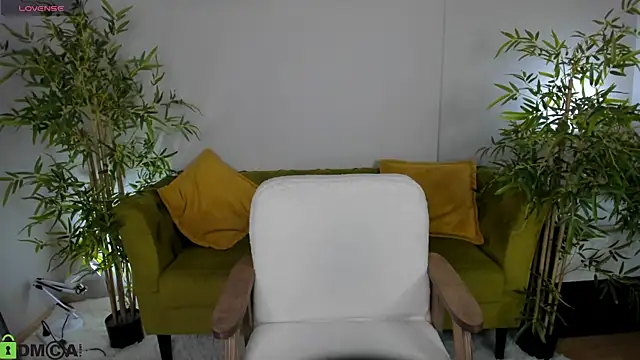 Riddle Lay online show from 04-30-26, 09:38