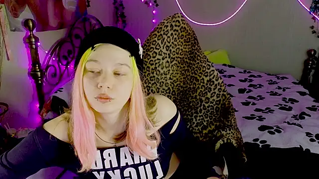 Sansarella online show from 03-15-26, 03:30