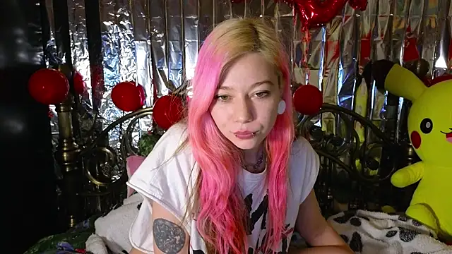 Sansarella online show from 02-19-25, 03:17