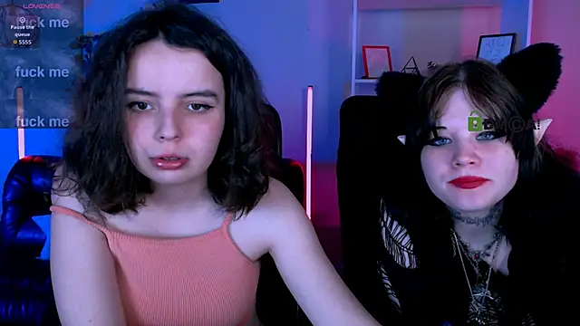 Snapshot of mia_mooon_ chatting on 06-01-26, 10:48 mia mooon online show from 06-01-26, 10:48