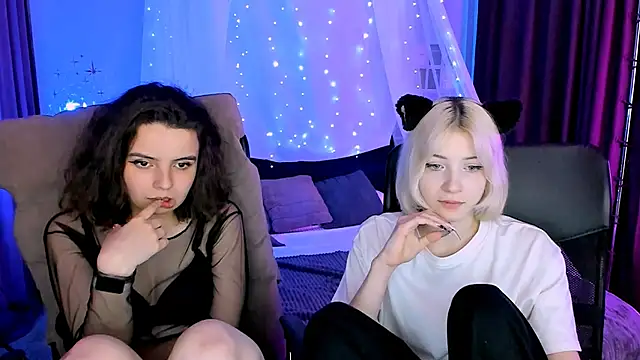 Snapshot of mia_mooon_ chatting on 05-19-26, 08:49 mia mooon online show from 05-19-26, 08:49