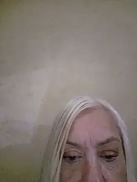 Julia20X online show from 06-07-26, 08:36
