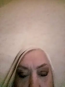 Julia20X online show from 04-23-26, 12:29