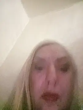 Julia20X online show from 04-12-26, 04:32