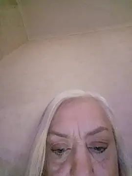 Julia20X online show from 05-22-26, 04:27