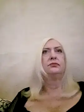 Julia20X online show from 04-15-26, 10:21