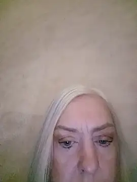 Julia20X online show from 05-16-26, 09:52