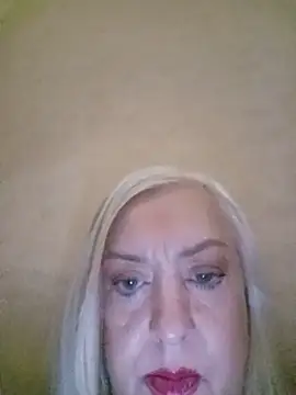 Julia20X online show from 06-19-26, 08:31
