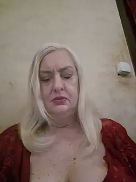 Julia20X online show from 06-20-26, 08:41
