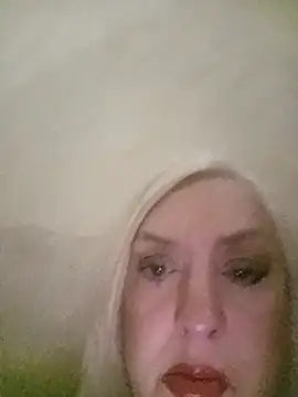 Julia20X online show from 04-11-26, 07:39