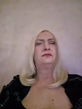 Julia20X online show from 05-11-26, 04:04