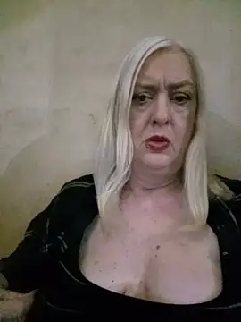 Julia20X online show from 05-25-26, 11:09