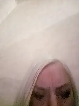 Julia20X online show from 04-10-26, 06:26