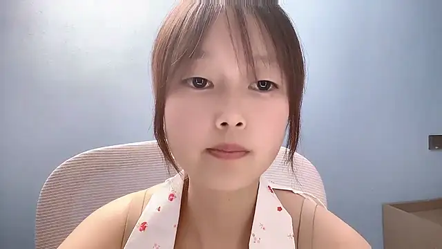 Snapshot of Xiaoqing00 chatting on 04-23-26, 12:29 Xiaoqing00 online show from 04-23-26, 12:29
