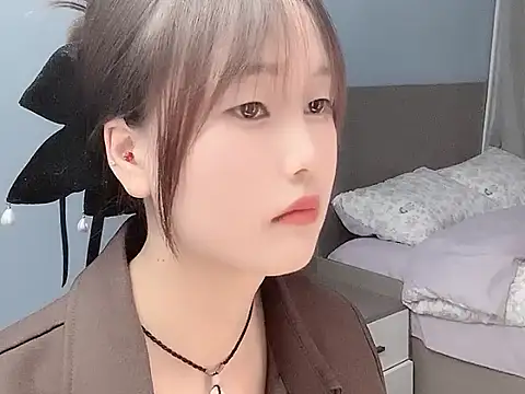 Snapshot of Xiaoqing00 chatting on 04-12-26, 10:40 Xiaoqing00 online show from 04-12-26, 10:40