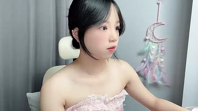 Snapshot of Xiaoqing00 chatting on 05-20-26, 02:41 Xiaoqing00 online show from 05-20-26, 02:41