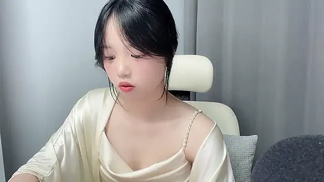 Snapshot of Xiaoqing00 chatting on 05-16-26, 10:36 Xiaoqing00 online show from 05-16-26, 10:36