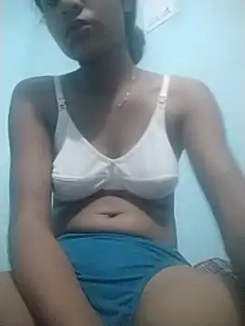 Shaniya03 online show from 04-18-26, 07:07