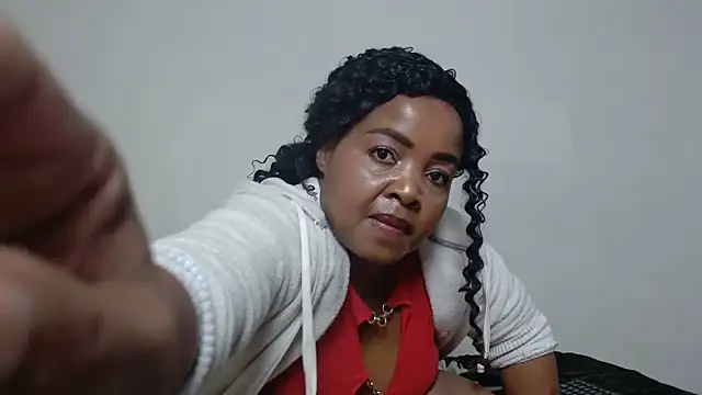 CaramelBaddie16 online show from 06-18-26, 11:10