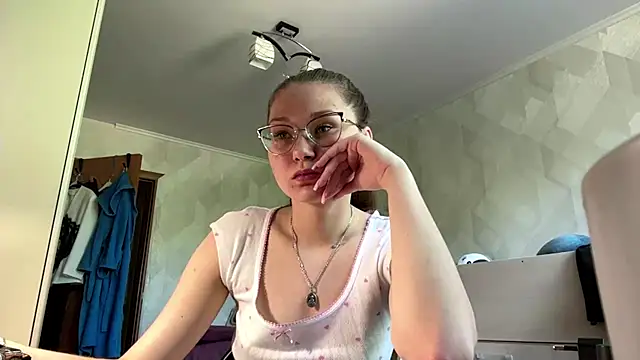 UncaringArtery online show from 06-10-26, 06:14