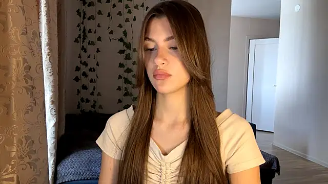 Snapshot of LiseVener chatting on 05-04-26, 05:22 LiseVener online show from 05-04-26, 05:22