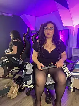 Jenifer cruz online show from 07-10-26, 05:40