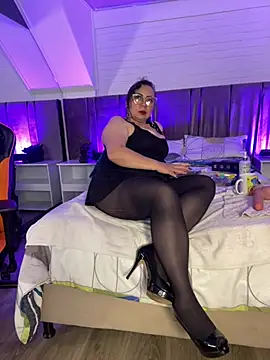 Jenifer cruz online show from 06-11-26, 05:37