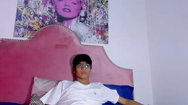 LiamKron online show from 04-18-26, 11:34