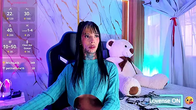 Snapshot of Dafne_kee chatting on 04-08-26, 10:22 Dafne kee online show from 04-08-26, 10:22