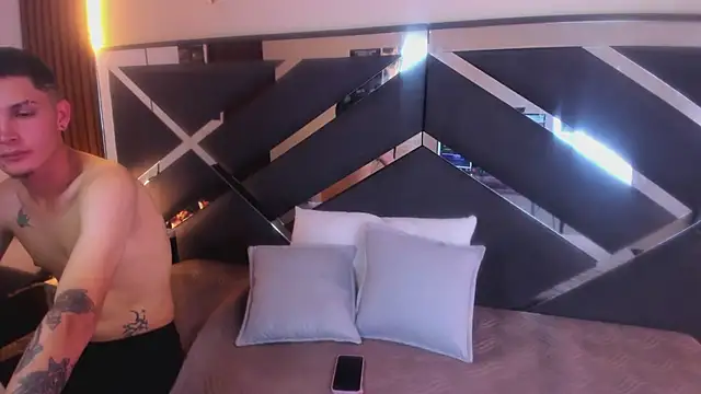 Kittie Vixen online show from 05-26-26, 07:23