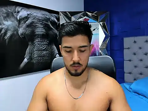 Snapshot of alangreek1 chatting on 06-06-26, 01:33 alangreek1 online show from 06-06-26, 01:33