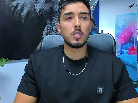 Snapshot of alangreek1 chatting on 06-07-26, 10:48 alangreek1 online show from 06-07-26, 10:48