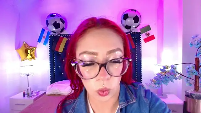 Snapshot of Amelie_adams chatting on 06-15-26, 11:10 Amelie adams online show from 06-15-26, 11:10