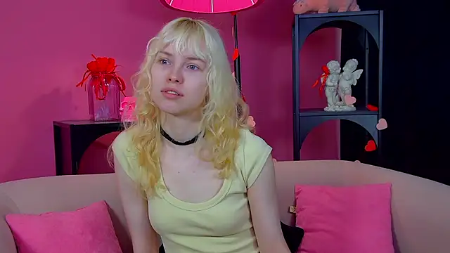 HannahHollis online show from 05-16-26, 06:12